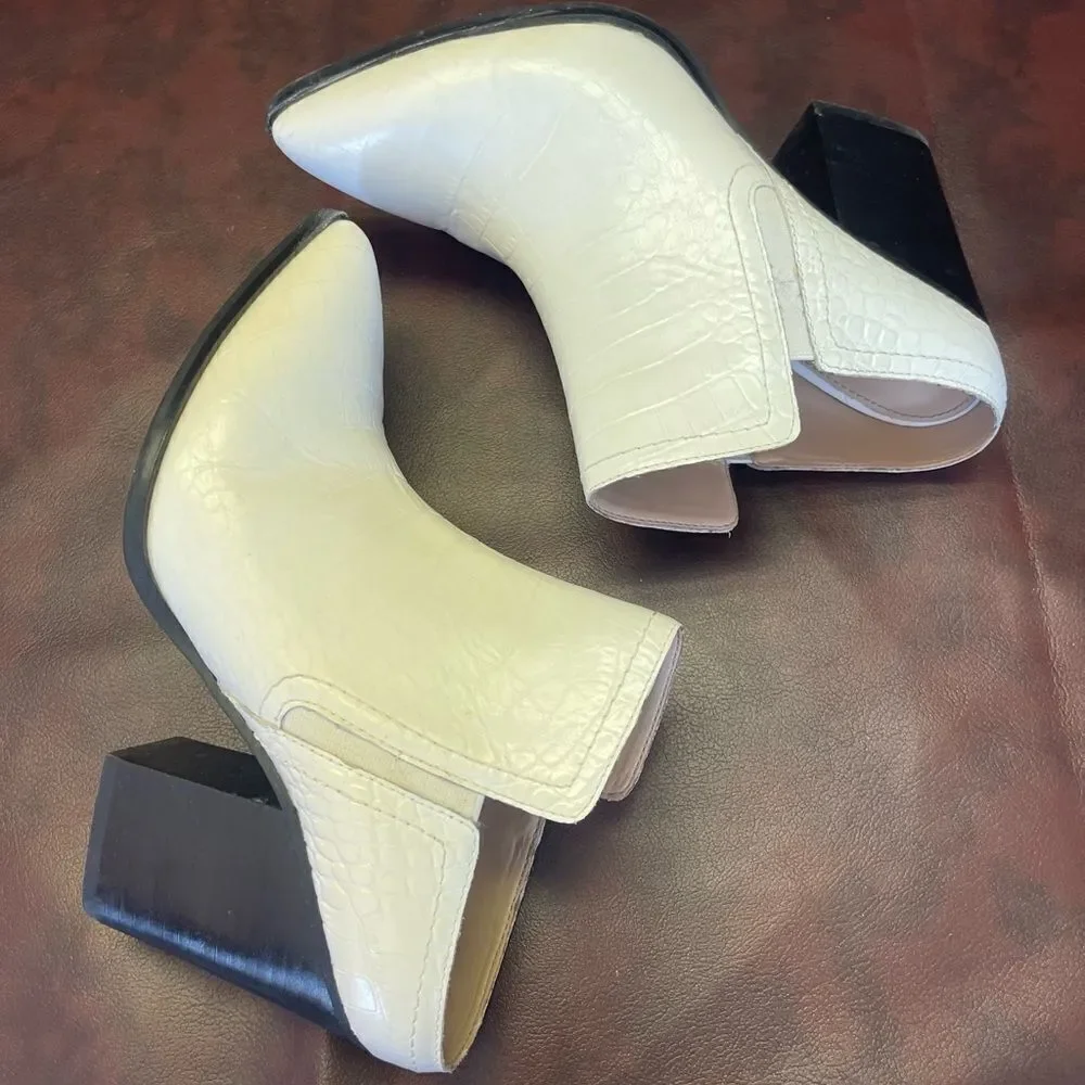 Aldo white leather heeled mules boots booties slip on‎ pointed toe, size 8